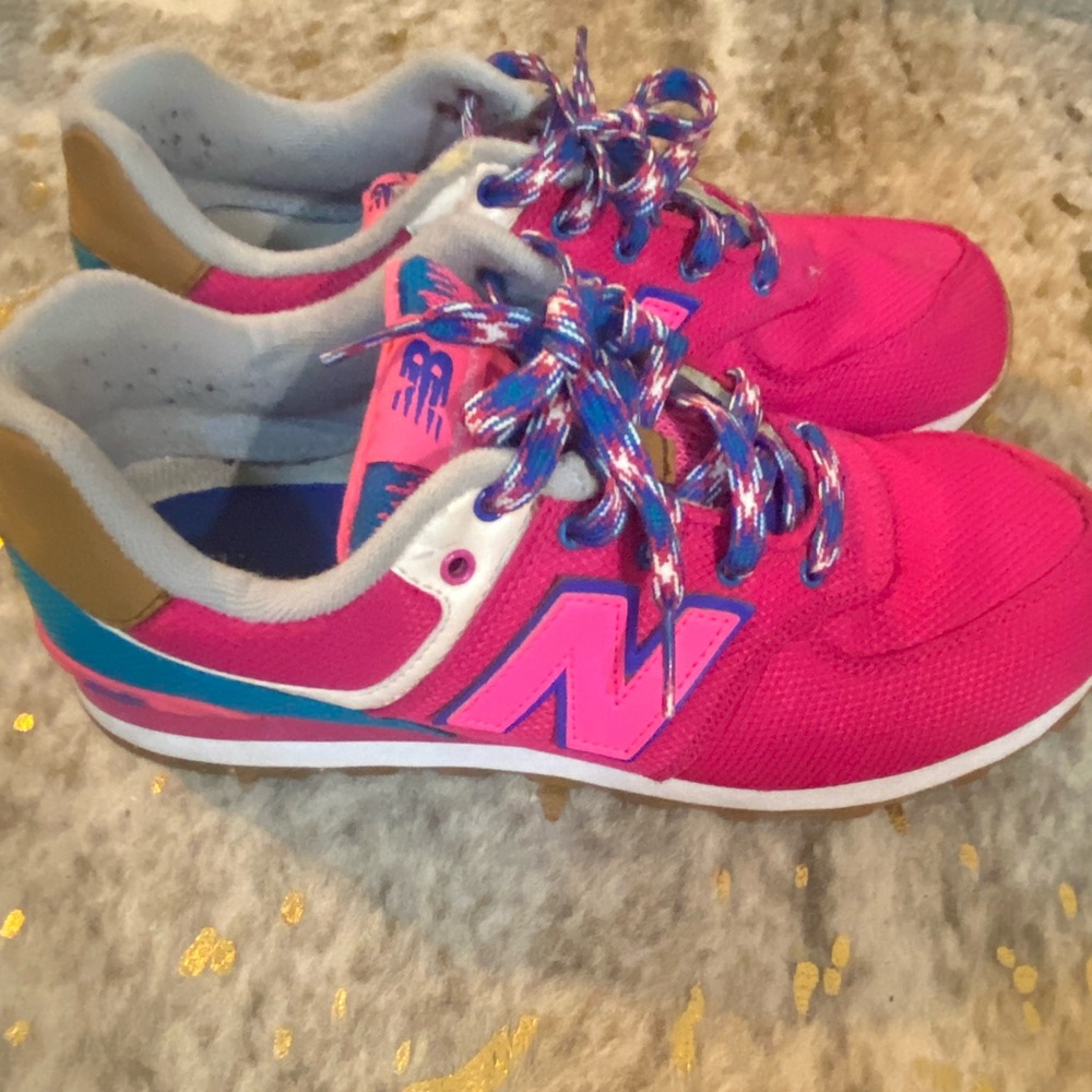 New Balance Pink and Blue Sneakers Vibrant Athletic Style